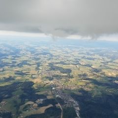 Flugwegposition um 16:02:03: Aufgenommen in der Nähe von Niederbayern, Deutschland in 2413 Meter